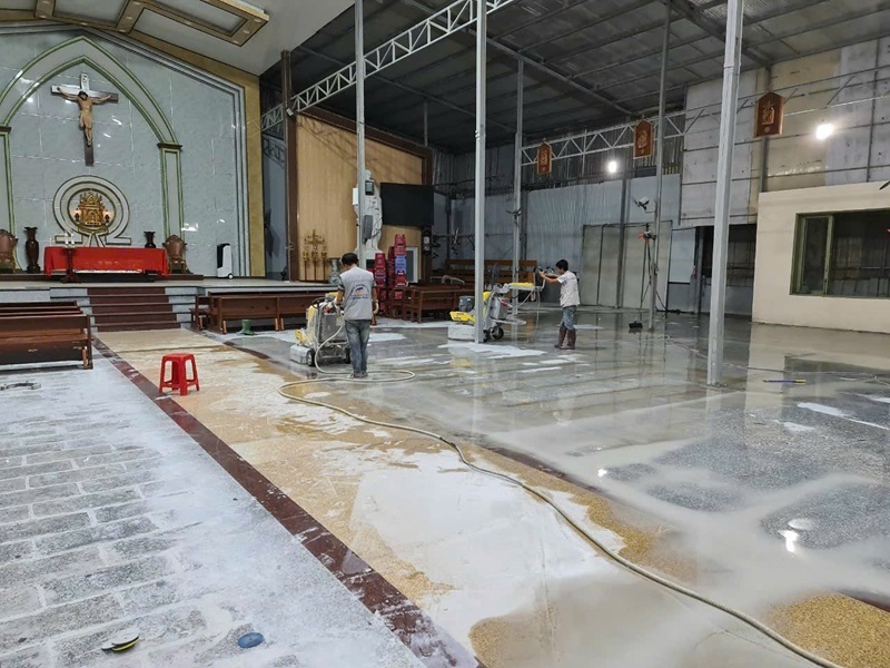 dung dịch tẩy rửa cho sàn đá bóng