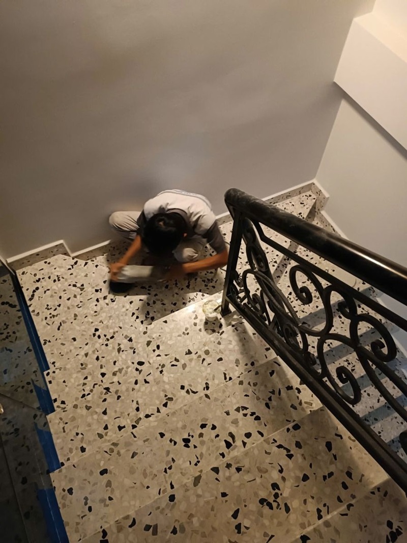 nước tẩy làm hỏng lớp bóng đá