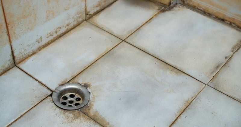 Sàn đá bị ố vàng