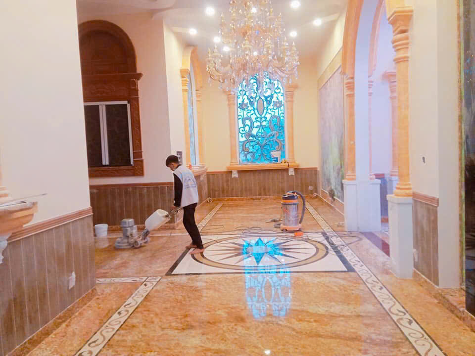 xử lý sàn nhà trơn trượt mùa nồm