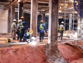 Vào mùa xây dựng, giá vật liệu “bốc đầu” tăng