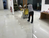 Đánh bóng sàn granite bằng hóa chất hay máy mài tốt hơn?