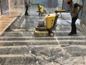 Có nên dùng sàn đá nhân tạo không? So sánh chi phí và độ bền với đá tự nhiên